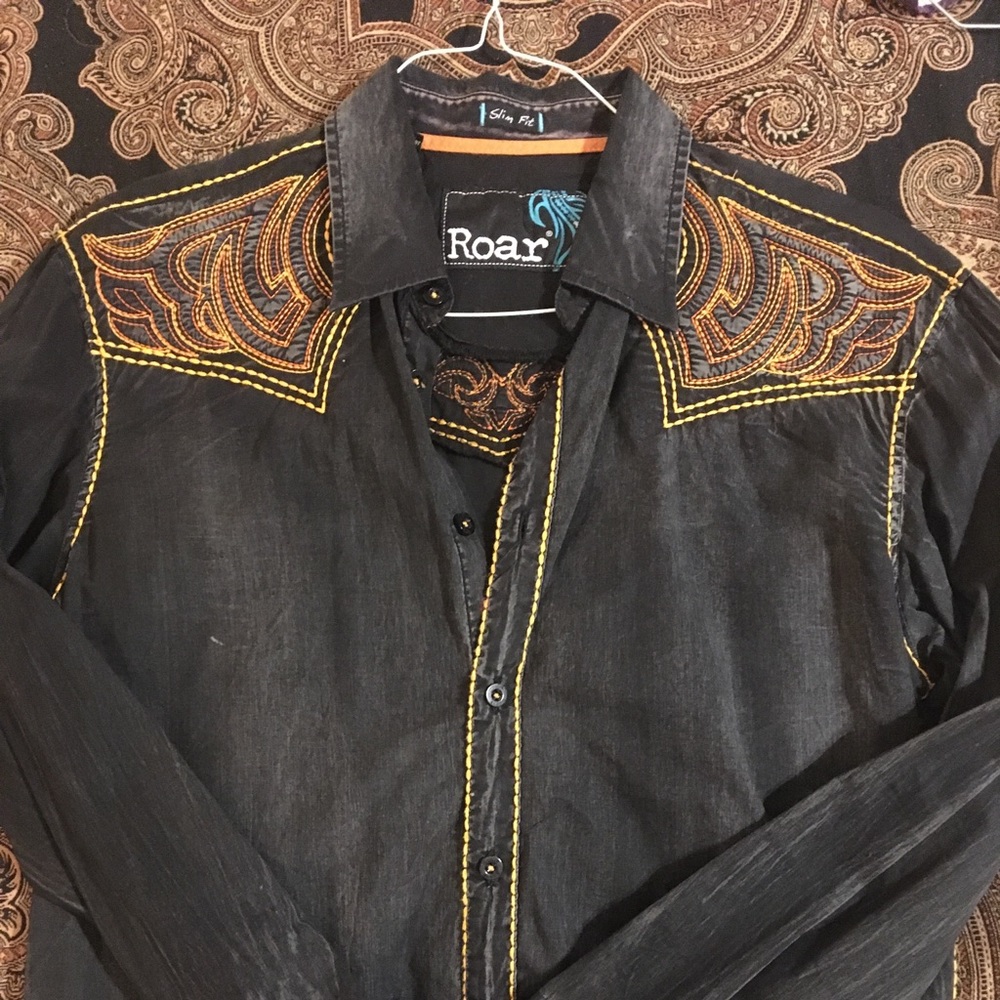 Men’s Roar Button Down Shirt from The Buckle
